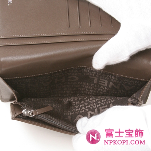 シャネル エナメル 長財布 モカブラウン A36491